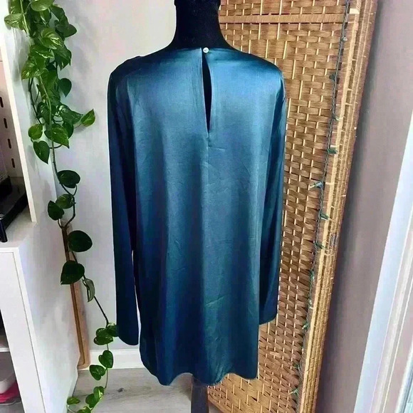 Madewell Shift Mini Dress in a Satin Dark Forrest Green - Picture 6 of 12